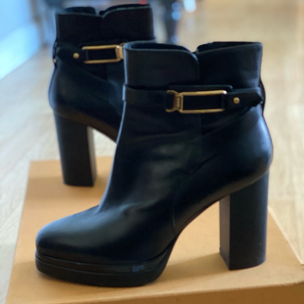 Tod’s Platform Calfskin boots. Women’s size 38. Like new!!!